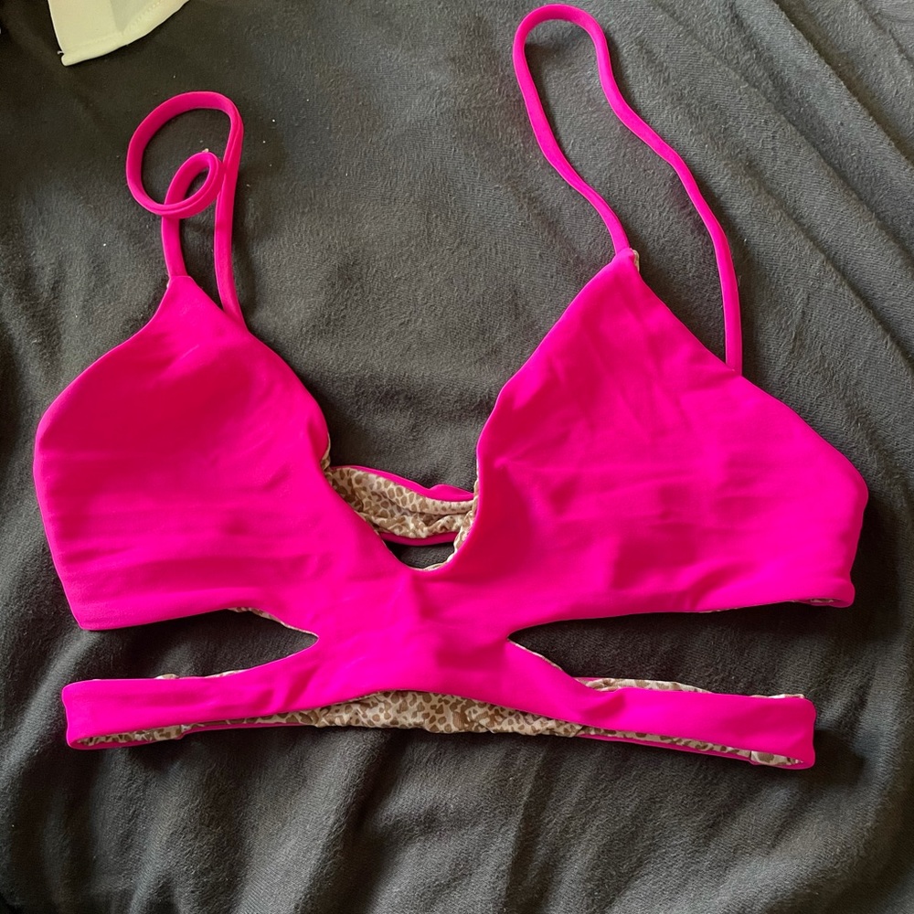 Acacia Haku top neon pink size small